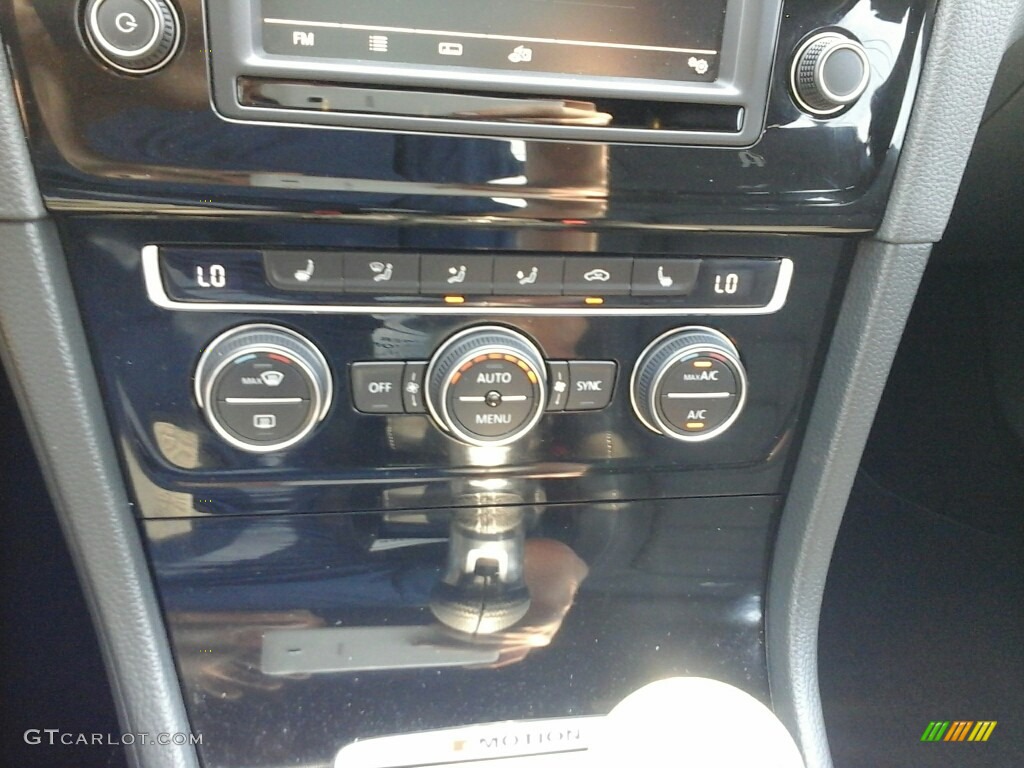 2016 Volkswagen Golf R 4Motion w/DCC. Nav. Controls Photo #113846968