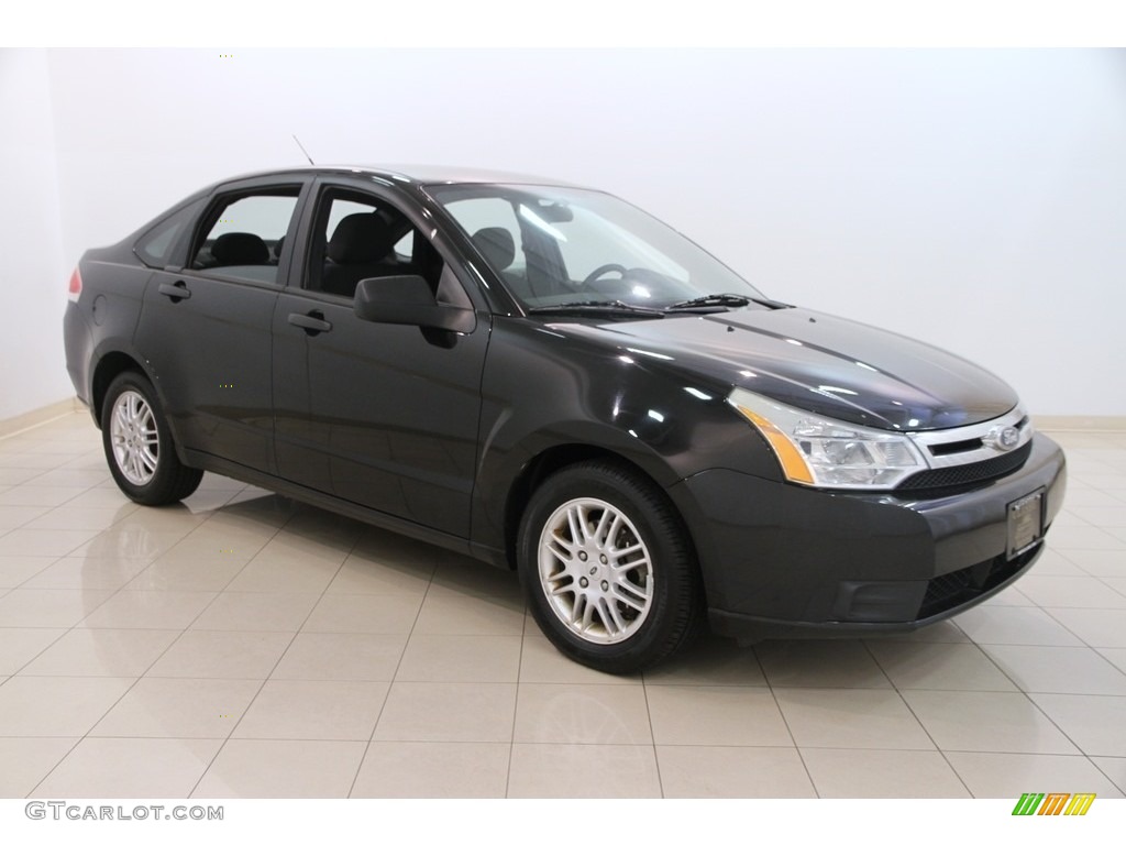 2010 Focus SE Sedan - Ebony Black / Charcoal Black photo #1