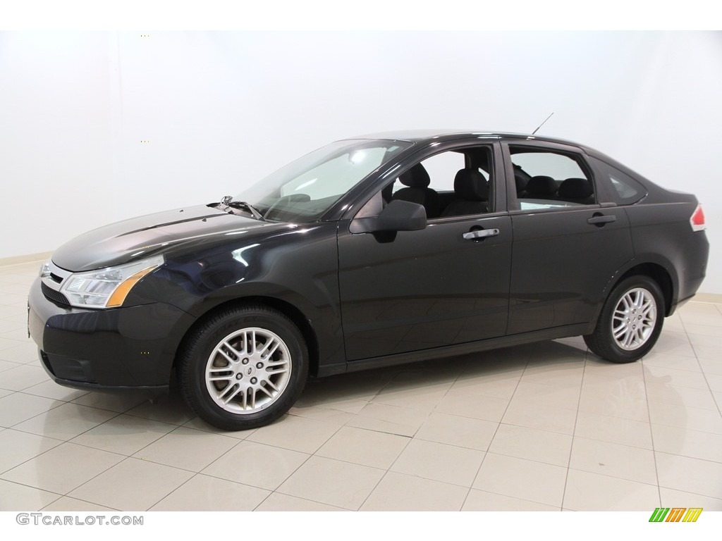 2010 Focus SE Sedan - Ebony Black / Charcoal Black photo #3