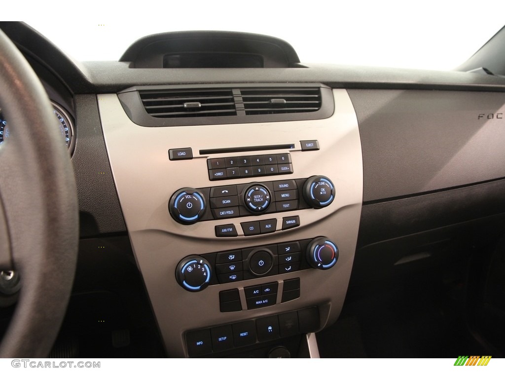 2010 Focus SE Sedan - Ebony Black / Charcoal Black photo #8