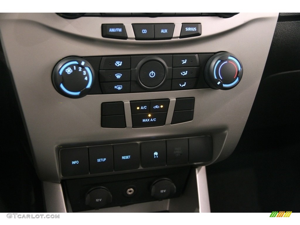 2010 Focus SE Sedan - Ebony Black / Charcoal Black photo #10