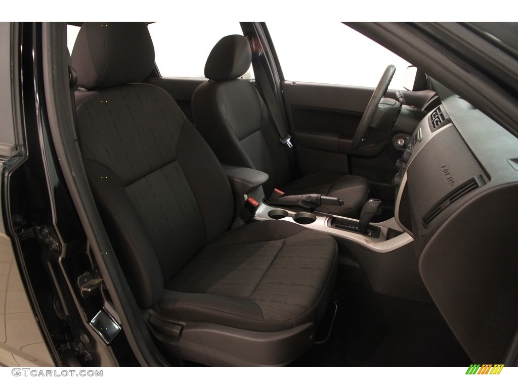 2010 Focus SE Sedan - Ebony Black / Charcoal Black photo #13
