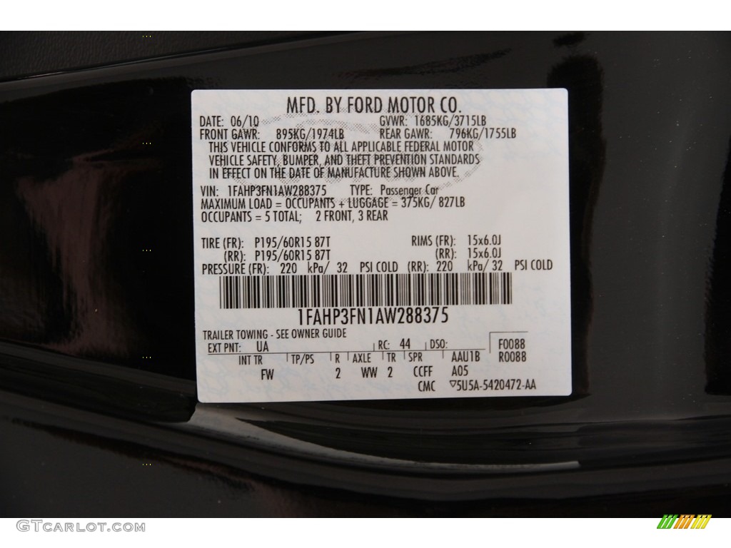 2010 Focus SE Sedan - Ebony Black / Charcoal Black photo #18