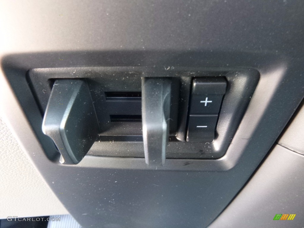 2016 F150 XL Regular Cab 4x4 - Oxford White / Medium Earth Gray photo #18