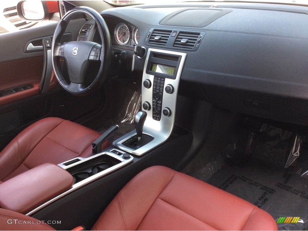 2011 C70 T5 - Flamenco Red Metallic / Cranberry Leather/Off Black photo #22