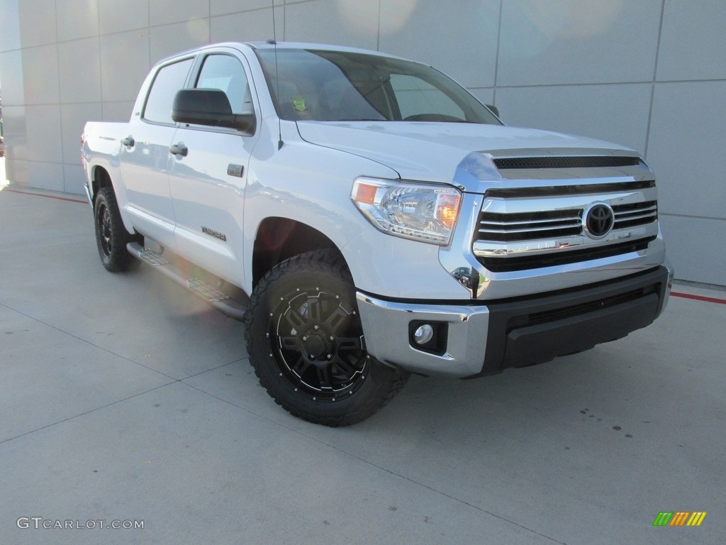 2016 Tundra SR5 CrewMax 4x4 - Super White / Graphite photo #2