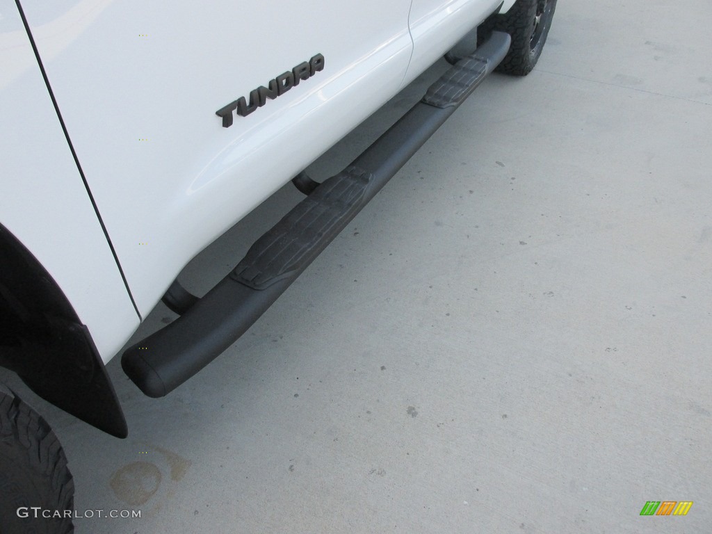 2016 Tundra SR5 CrewMax 4x4 - Super White / Graphite photo #12