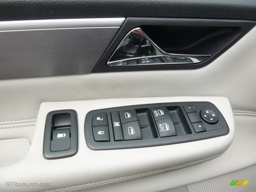 2011 Routan SEL - Twilight Gray Metallic / Aero Gray photo #15