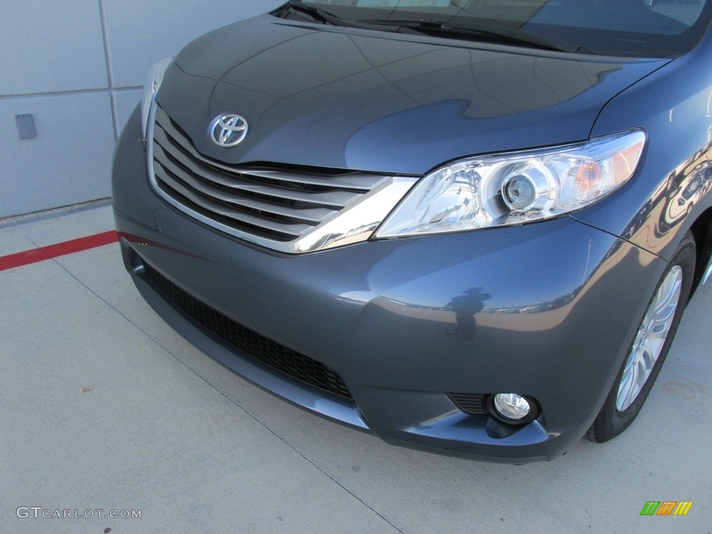 2016 Sienna XLE - Shoreline Blue Pearl / Ash photo #10