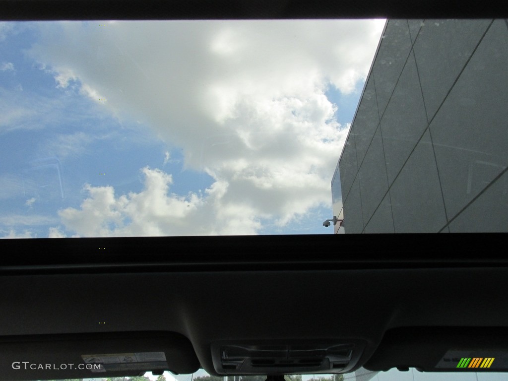 2016 Highlander XLE - Silver Sky Metallic / Black photo #25