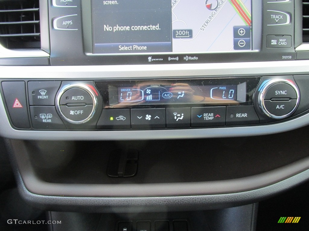 2016 Highlander XLE - Silver Sky Metallic / Black photo #29