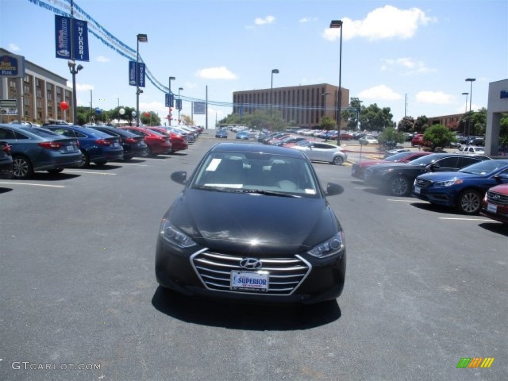 2017 Elantra SE - Black / Gray photo #2