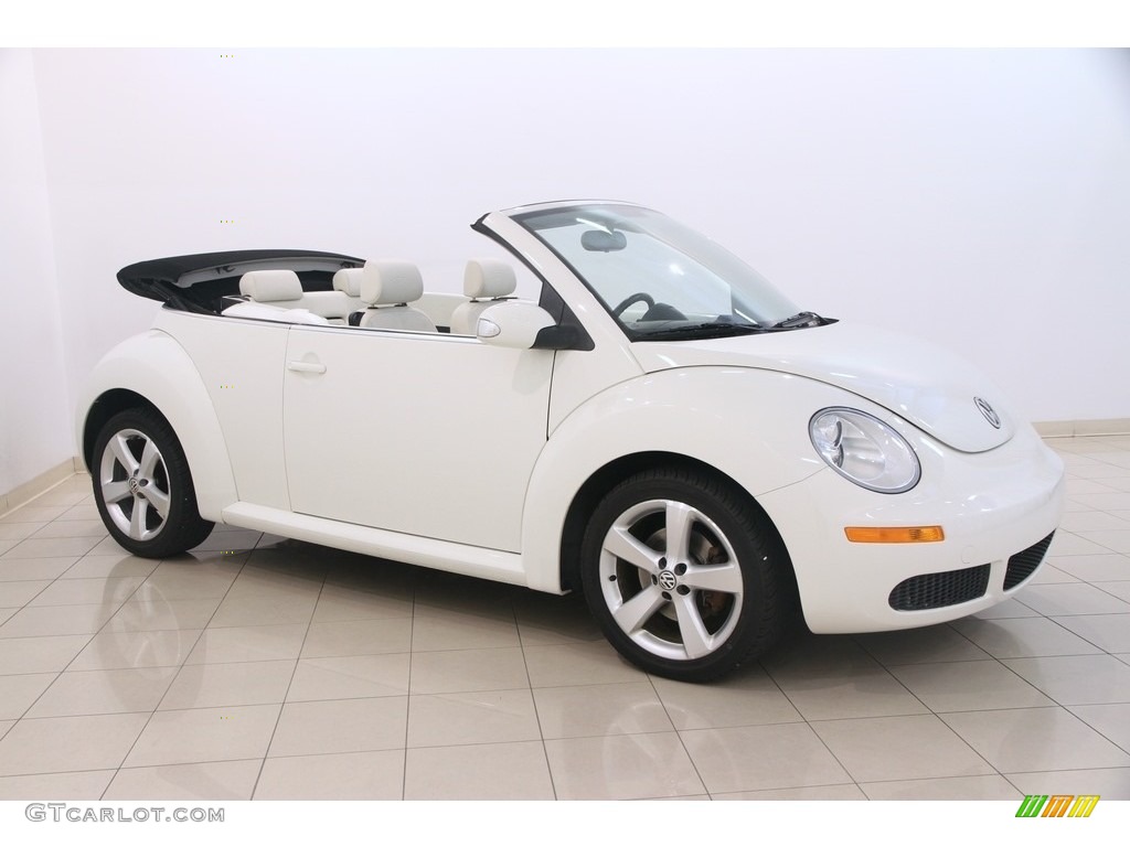 Campanella White Volkswagen New Beetle