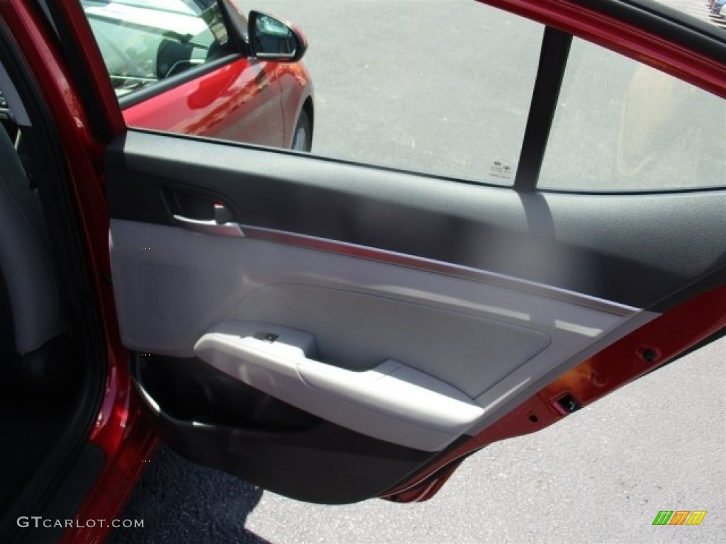 2017 Elantra SE - Red / Gray photo #13