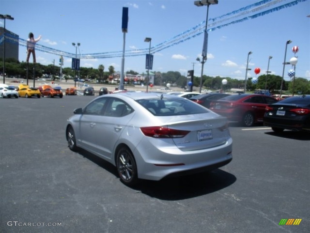 2017 Elantra SE - Silver / Gray photo #8