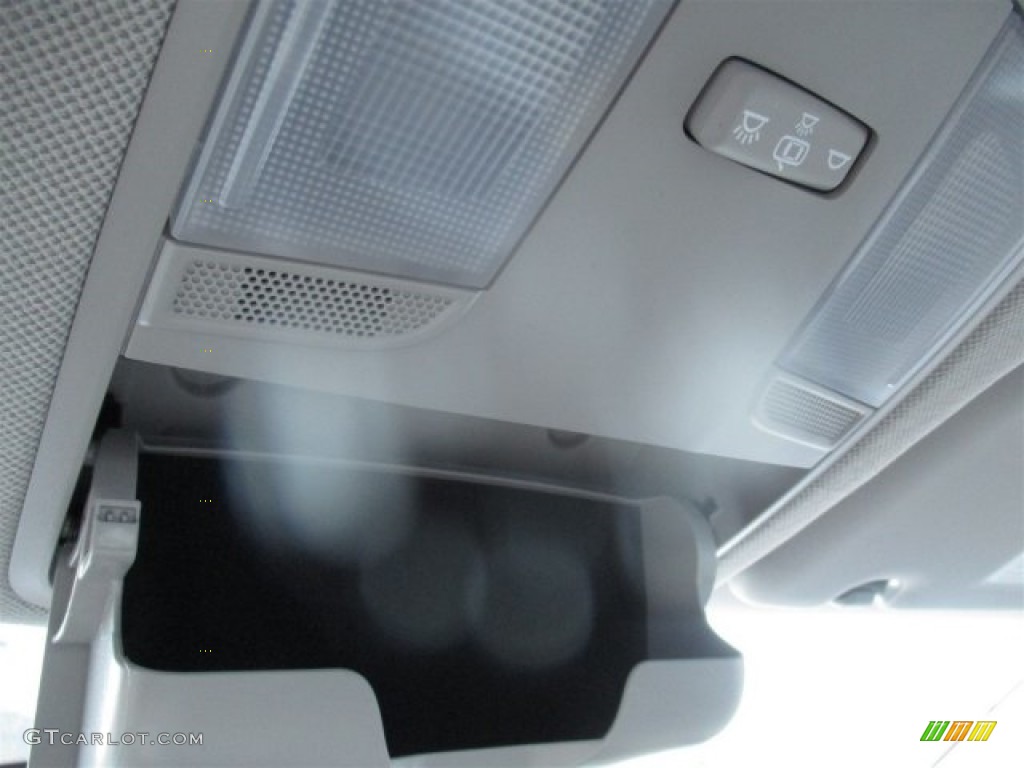 2017 Elantra SE - Silver / Gray photo #18