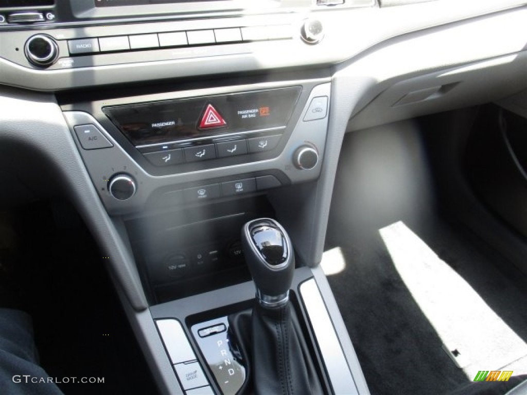 2017 Elantra SE - White / Gray photo #16