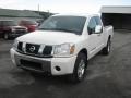 White - Titan SE King Cab 4x4 Photo No. 2