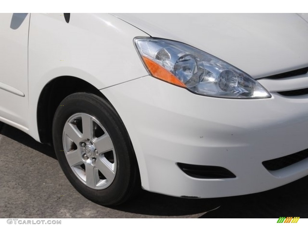2008 Sienna LE - Natural White / Stone photo #10