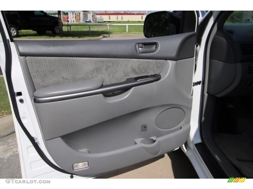 2008 Sienna LE - Natural White / Stone photo #17