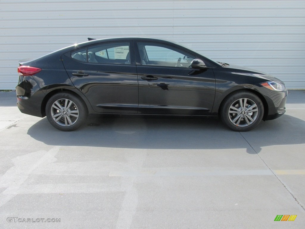 2017 Elantra SE - Black / Gray photo #3