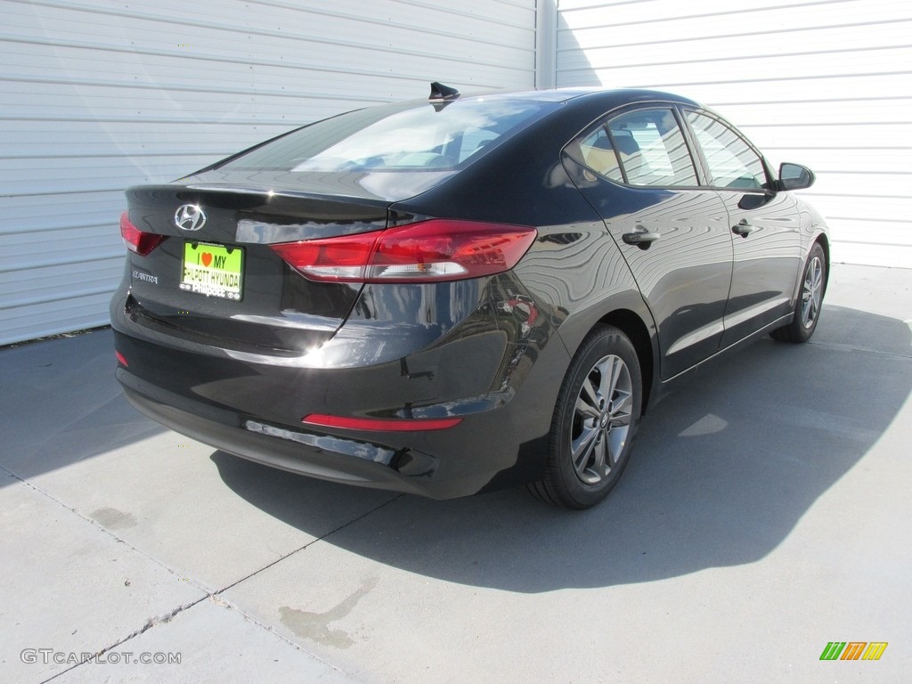 2017 Elantra SE - Black / Gray photo #4