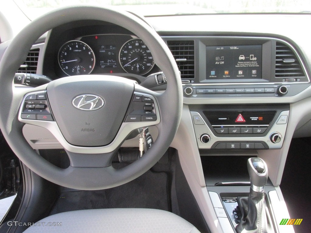 2017 Elantra SE - Black / Gray photo #23