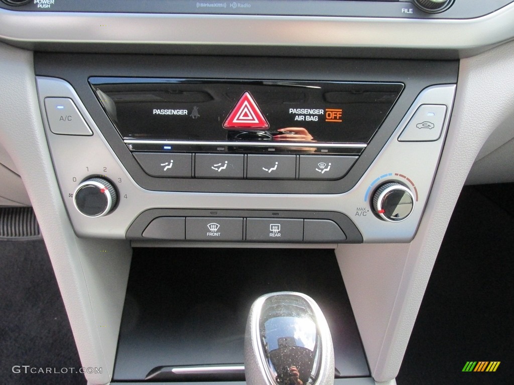 2017 Elantra SE - Black / Gray photo #26