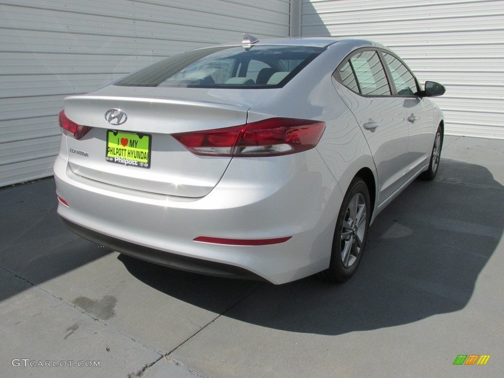 2017 Elantra SE - Silver / Gray photo #4