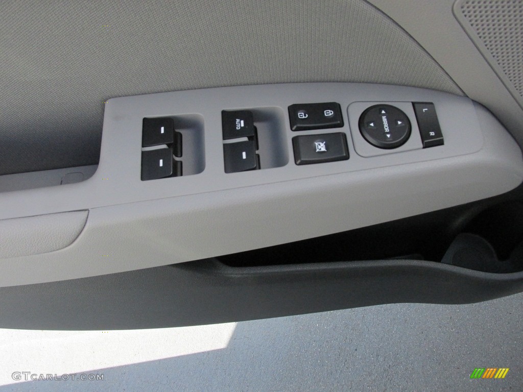 2017 Elantra SE - Silver / Gray photo #20