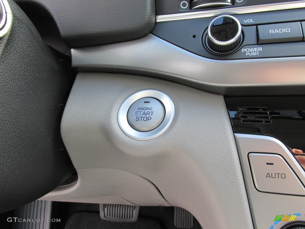 2017 Elantra SE - Silver / Gray photo #28