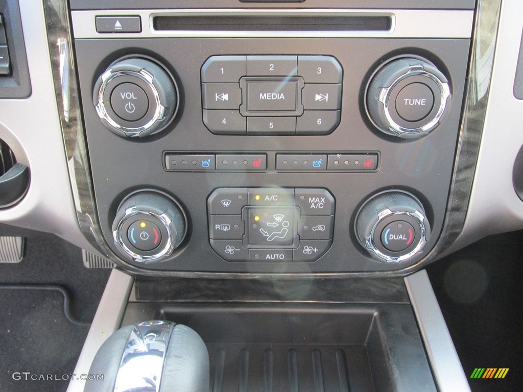2017 Ford Expedition Limited Controls Photo #113905610