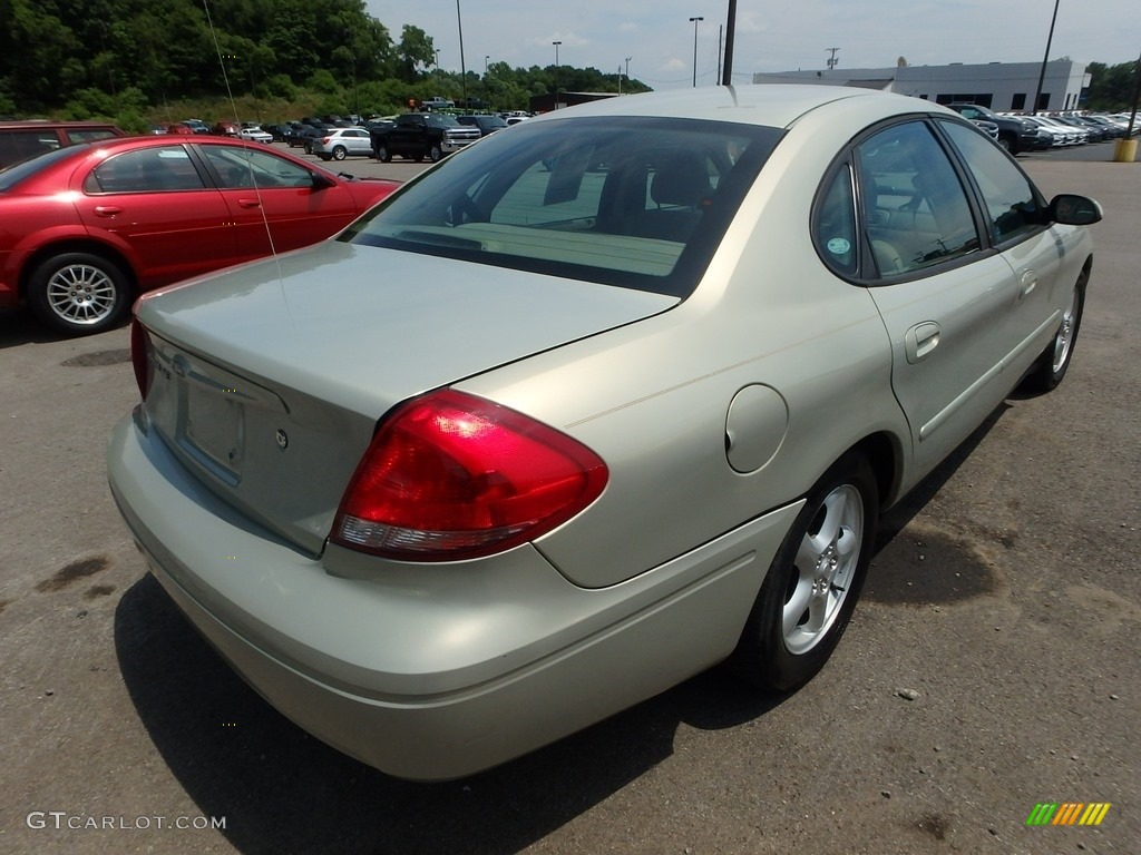 2004 Taurus SE Sedan - Arizona Beige Metallic / Medium Parchment photo #4