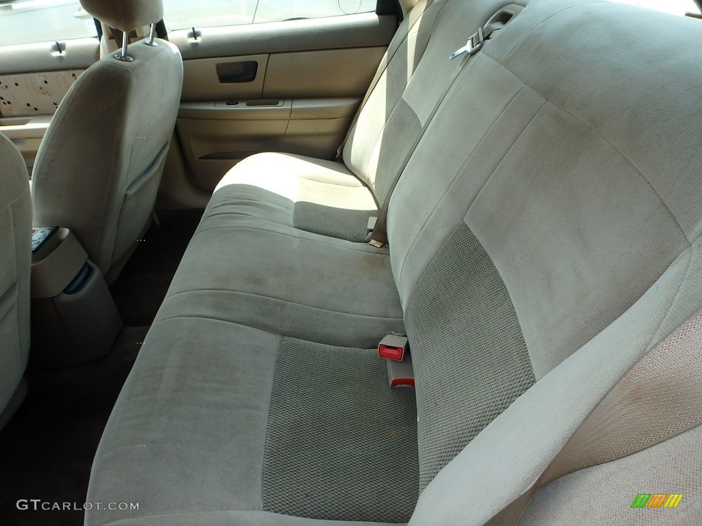 2004 Taurus SE Sedan - Arizona Beige Metallic / Medium Parchment photo #9