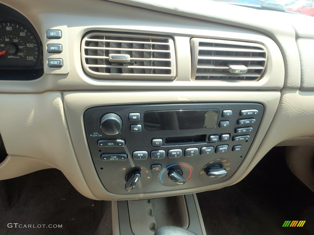 2004 Taurus SE Sedan - Arizona Beige Metallic / Medium Parchment photo #13