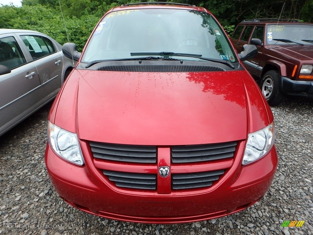 2007 Grand Caravan SXT - Inferno Red Crystal Pearl / Medium Slate Gray photo #6