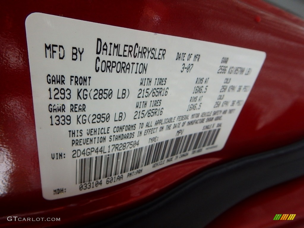 2007 Grand Caravan SXT - Inferno Red Crystal Pearl / Medium Slate Gray photo #14