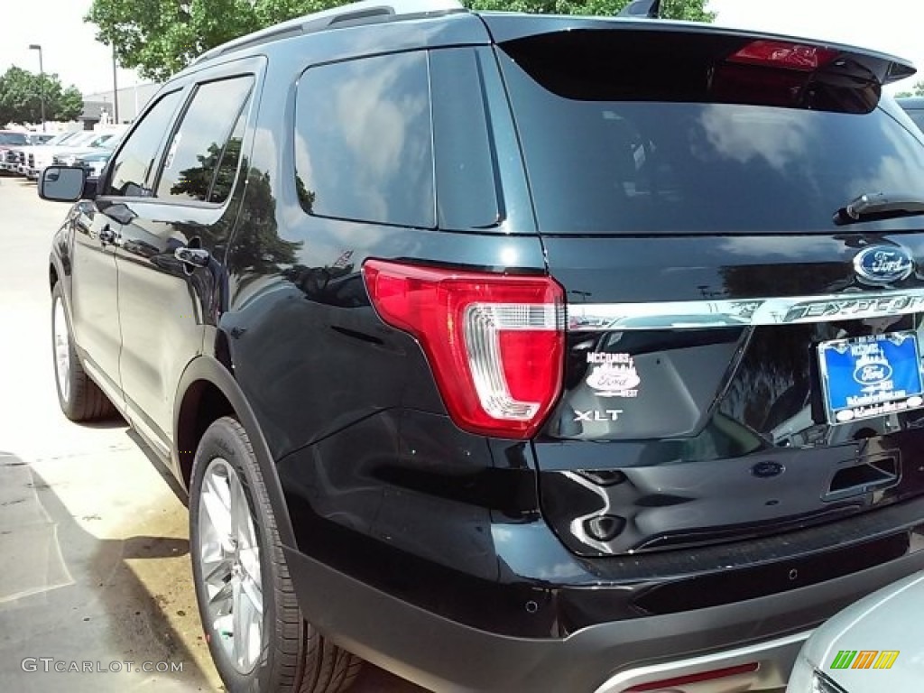 2016 Explorer XLT - Shadow Black / Ebony Black photo #6