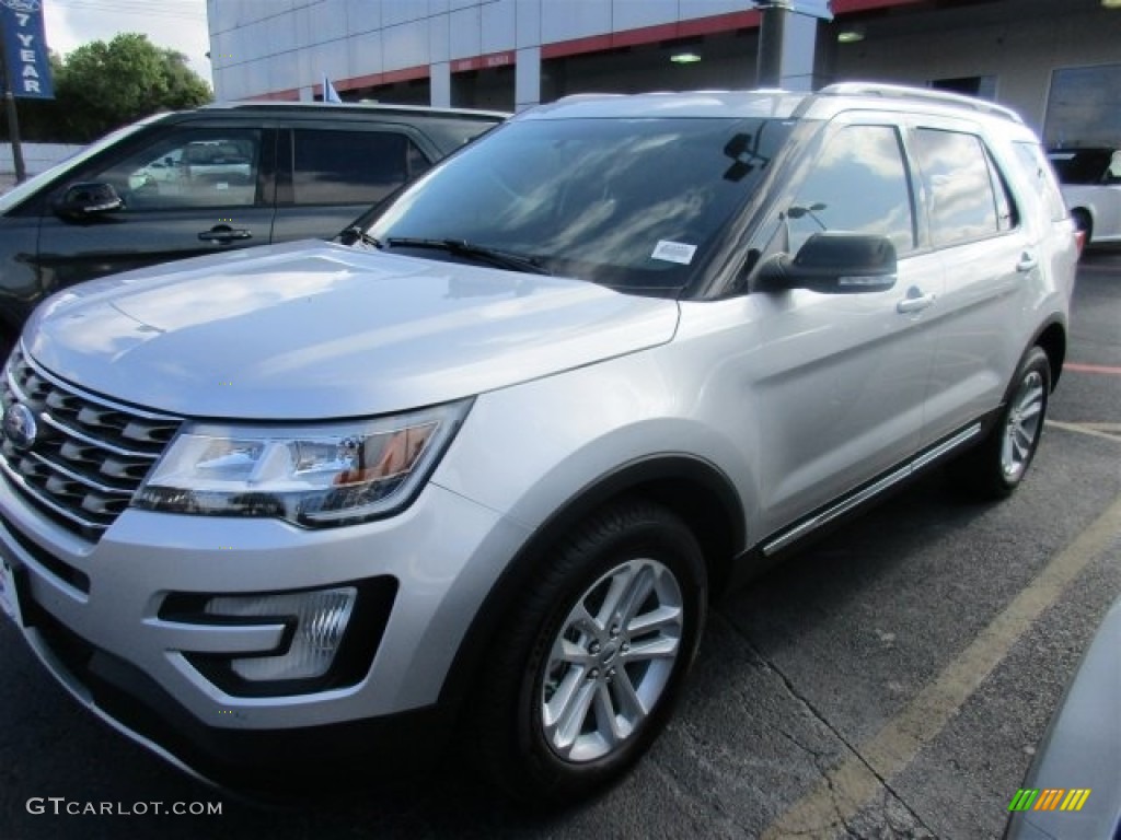 2016 Explorer XLT - Ingot Silver Metallic / Ebony Black photo #2