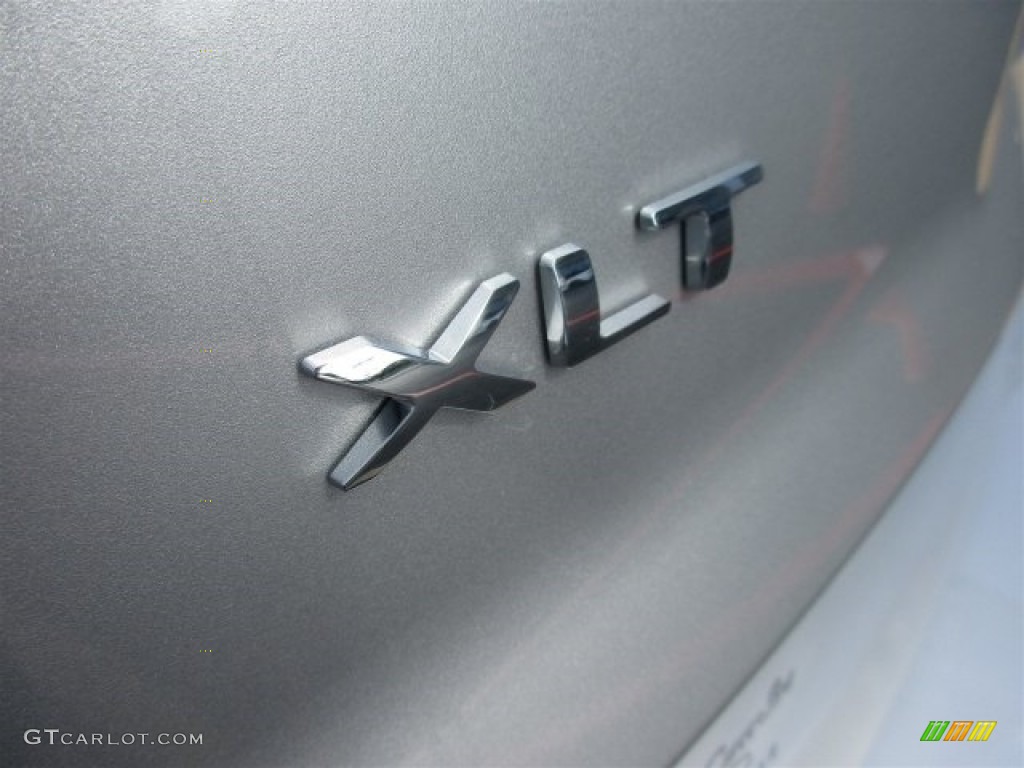2016 Explorer XLT - Ingot Silver Metallic / Ebony Black photo #5