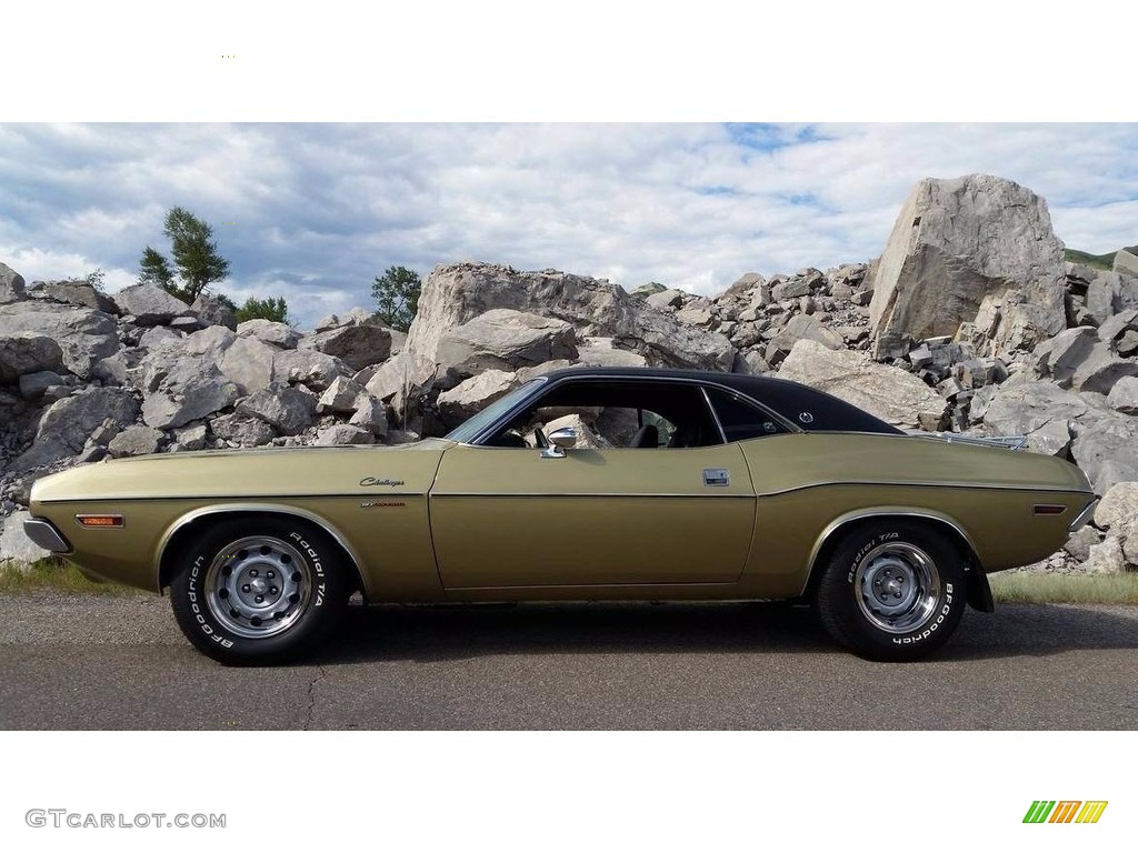 Light Gold Metallic 1970 Dodge Challenger 2 Door Hardtop Exterior Photo #113916950