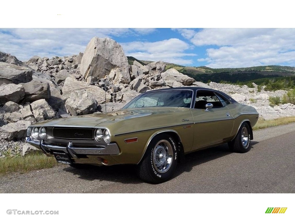 Light Gold Metallic 1970 Dodge Challenger 2 Door Hardtop Exterior Photo #113917010