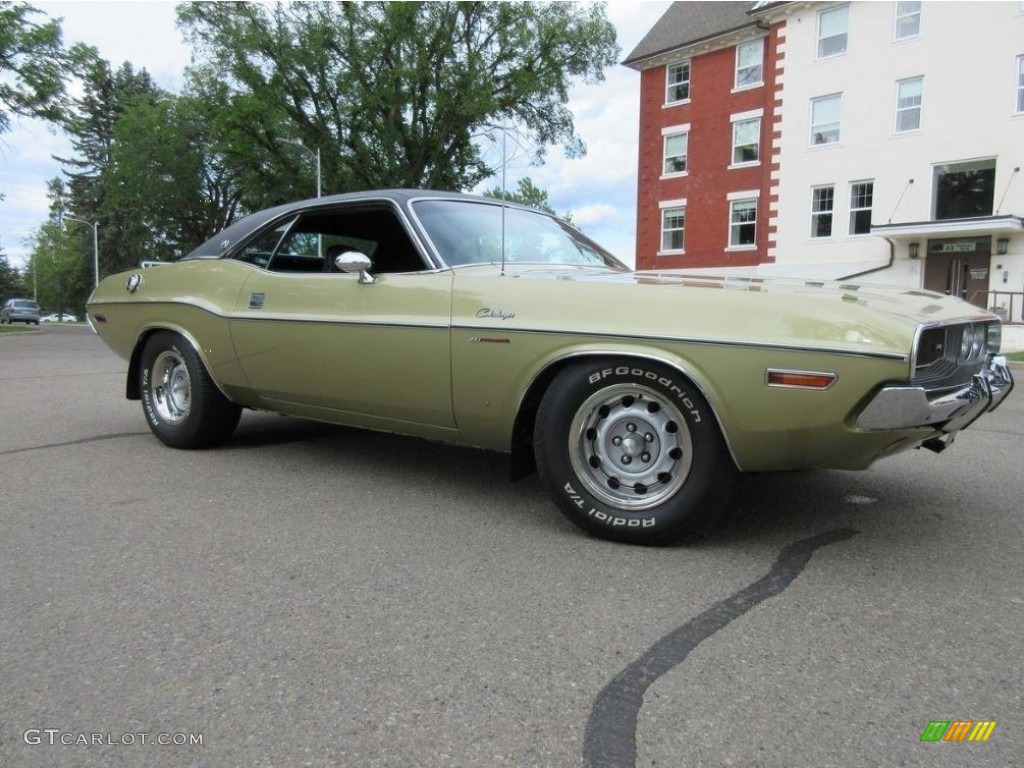 Light Gold Metallic 1970 Dodge Challenger 2 Door Hardtop Exterior Photo #113917250