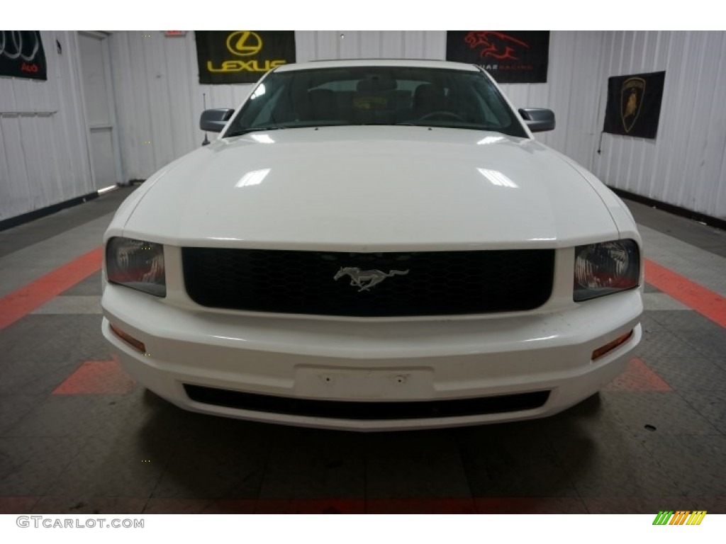 2005 Mustang V6 Premium Coupe - Performance White / Dark Charcoal photo #4