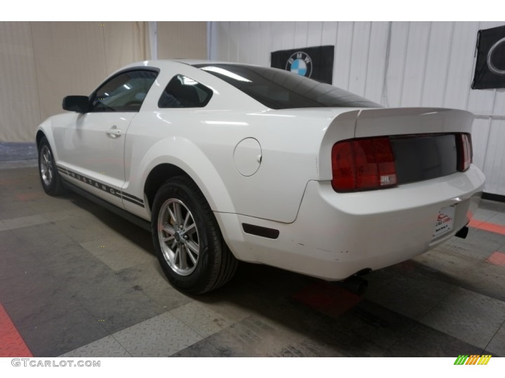 2005 Mustang V6 Premium Coupe - Performance White / Dark Charcoal photo #10
