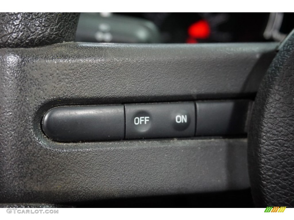 2005 Mustang V6 Premium Coupe - Performance White / Dark Charcoal photo #27