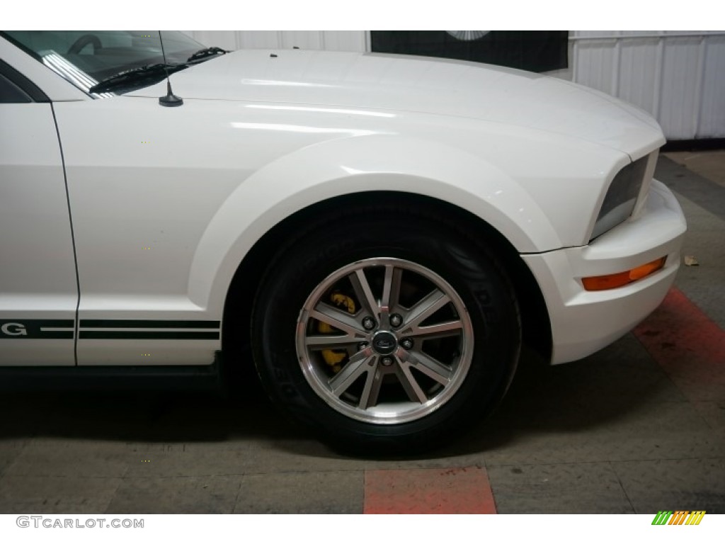 2005 Mustang V6 Premium Coupe - Performance White / Dark Charcoal photo #52