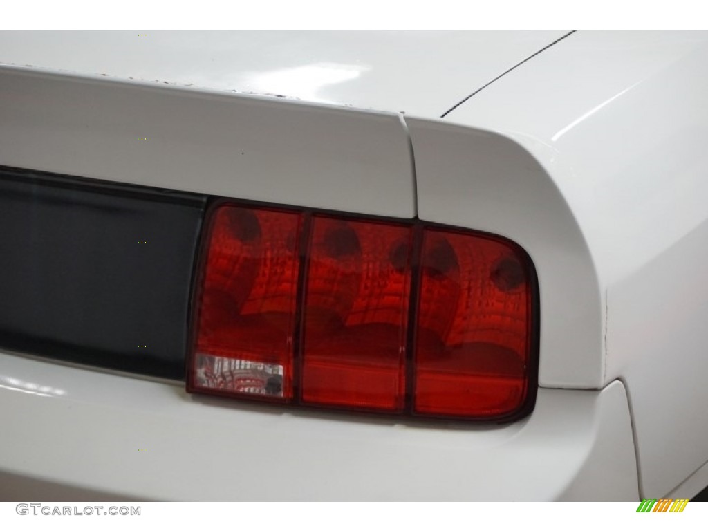 2005 Mustang V6 Premium Coupe - Performance White / Dark Charcoal photo #61