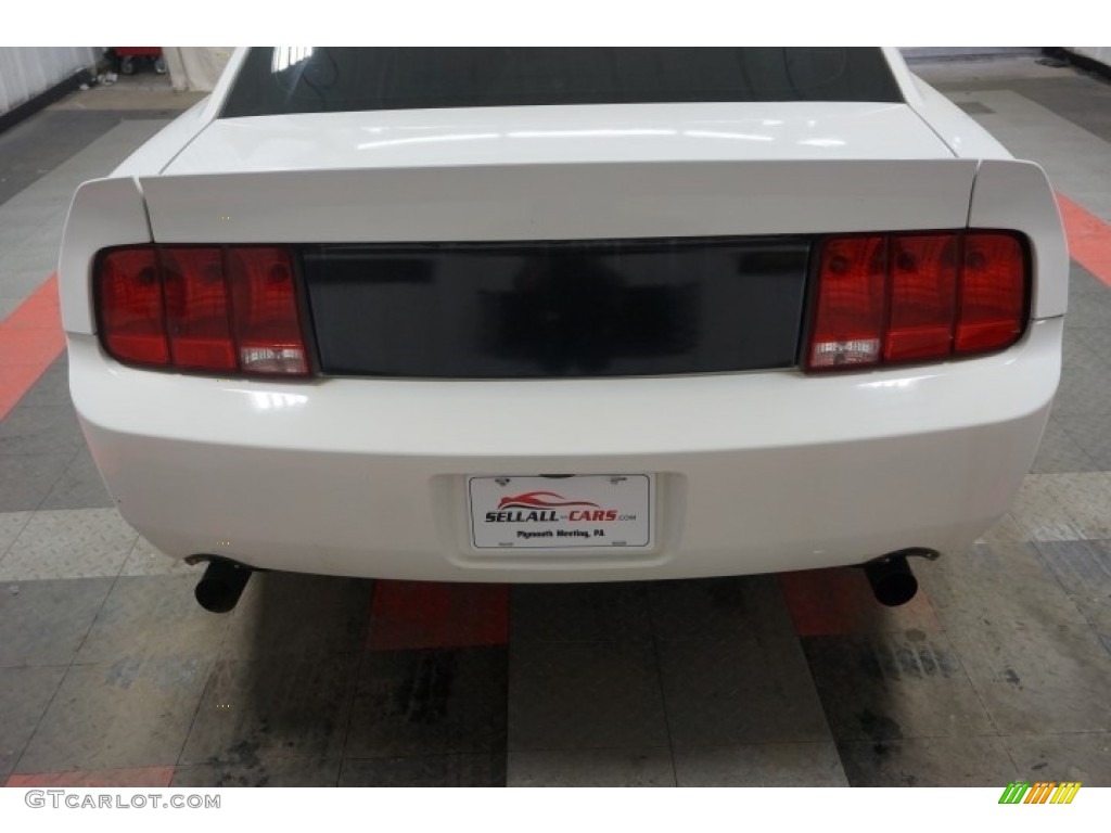2005 Mustang V6 Premium Coupe - Performance White / Dark Charcoal photo #68
