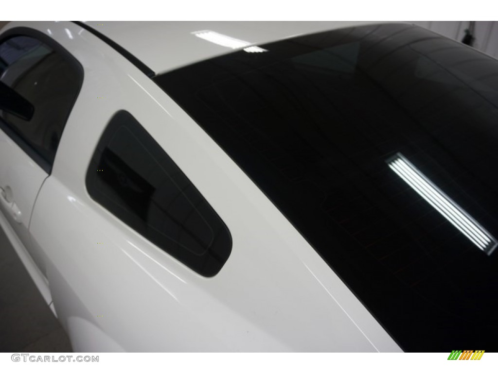 2005 Mustang V6 Premium Coupe - Performance White / Dark Charcoal photo #80